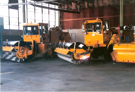 http://www.badgoat.net/Old Snow Plow Equipment/Truck Collections/Harrisburg International Airport/HIA/GW465H316-6.jpg